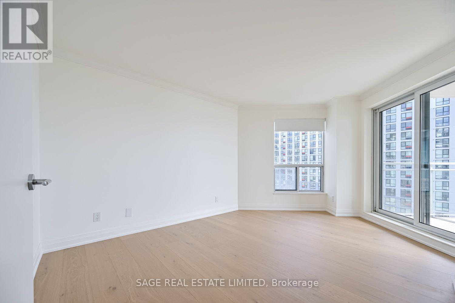 #1114 410 QUEENS QUAY W - 11