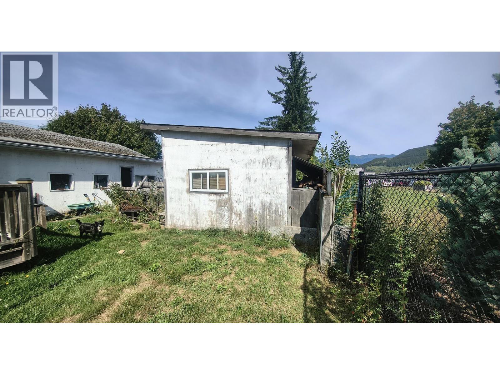2710 HALL STREET - 14
