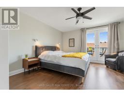 18 Sargent Lane, Toronto, ON M4E3T9 Photo 14
