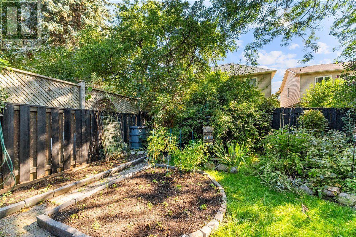 1159 PEBBLESTONE CRESCENT - Image 34