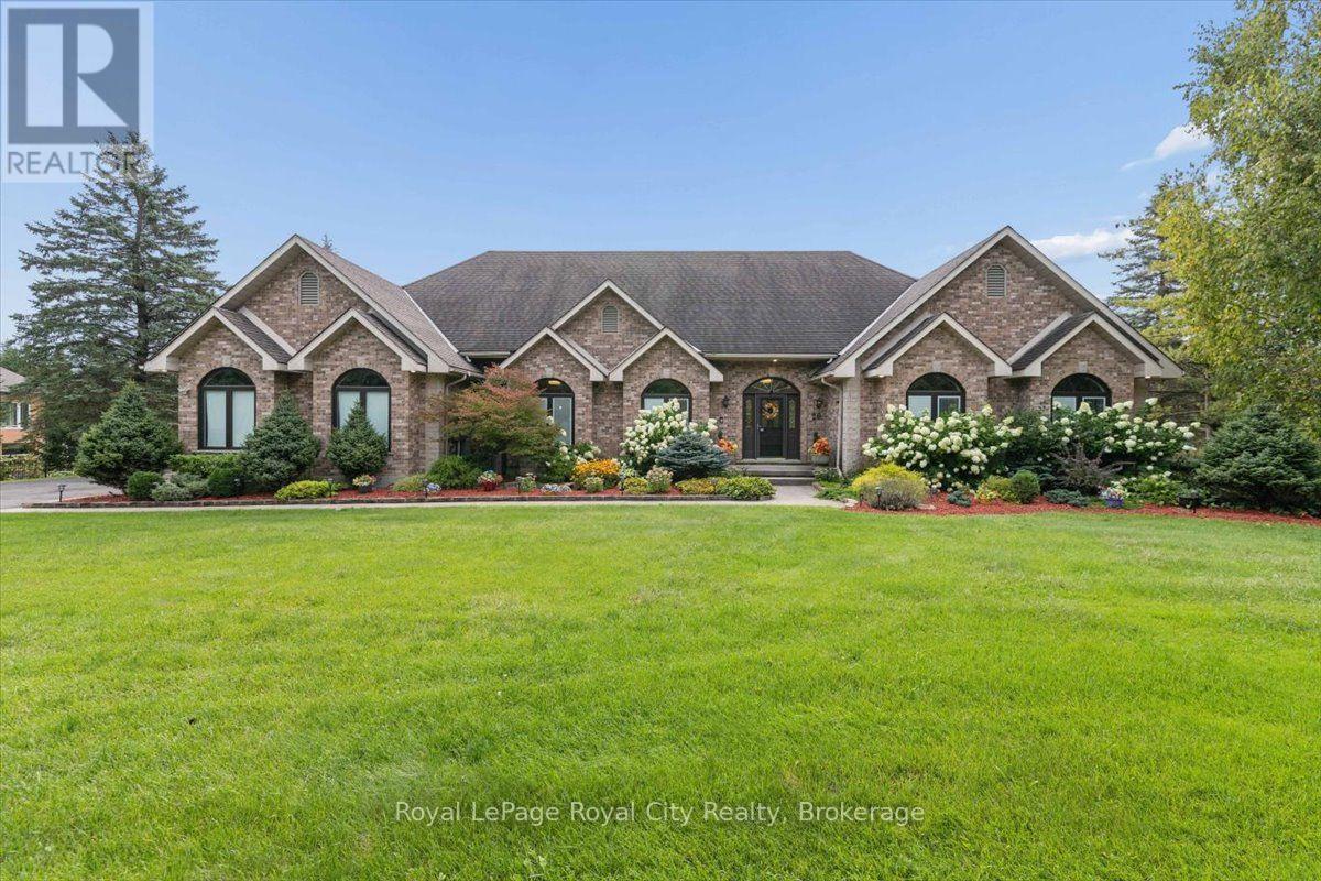 26 BRIDLE PATH — photo 2