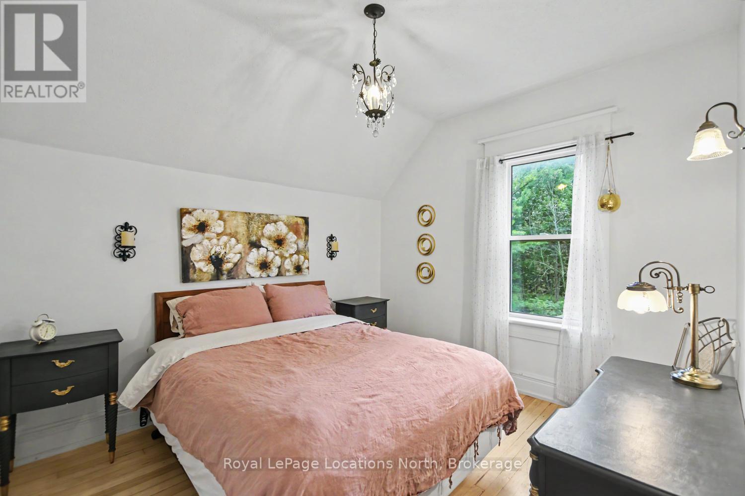 135 MARSHALL STREET E - Image 22