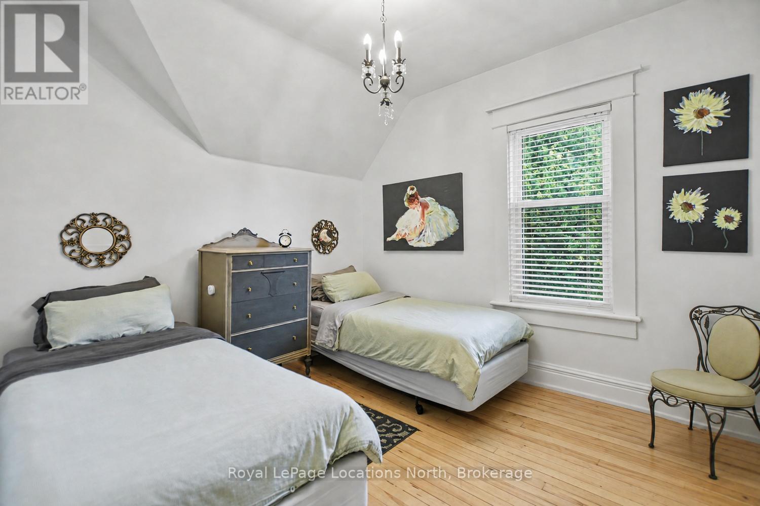 135 MARSHALL STREET E - Image 24