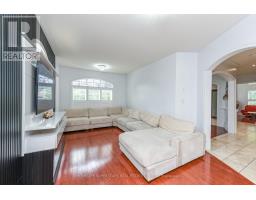 Kitchen - 36 Lucky Lane, Brampton, ON L6R3M3 Photo 6