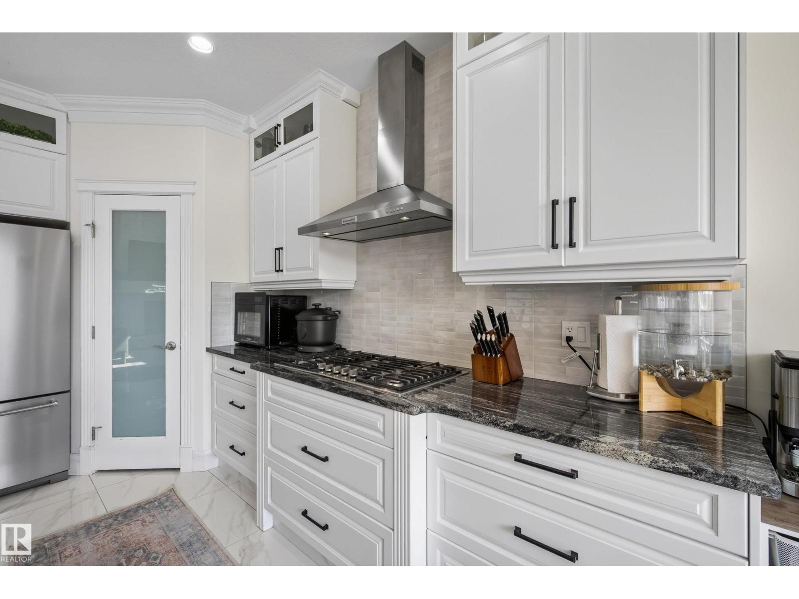 2530 AMERONGEN CR SW - 9