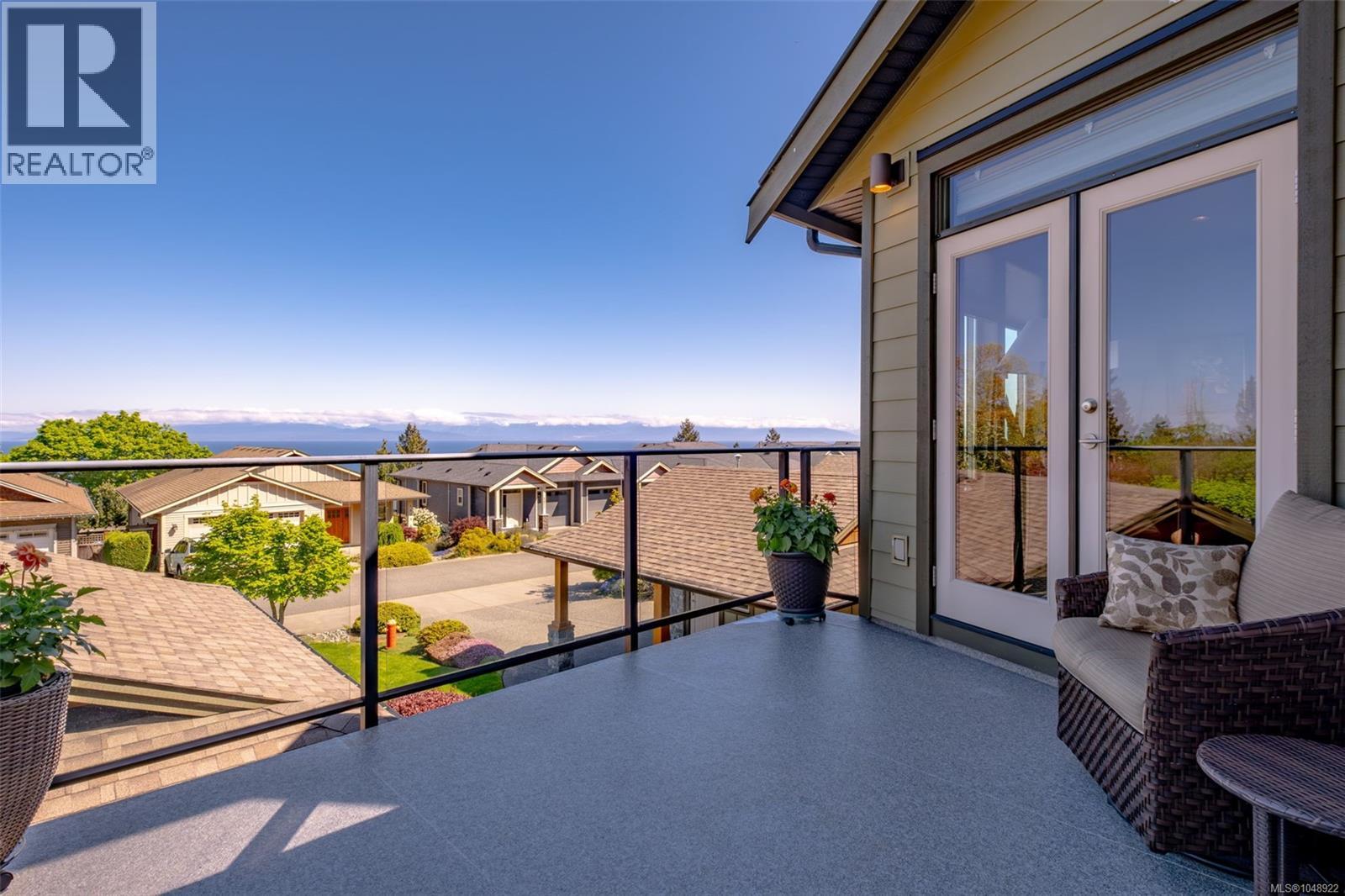 102 5418 Jacobs Lane, Nanaimo