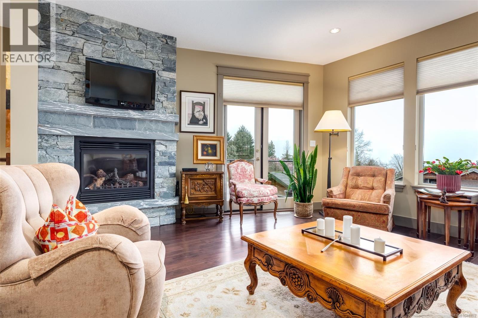 #102 5418 Jacobs Lane - 3