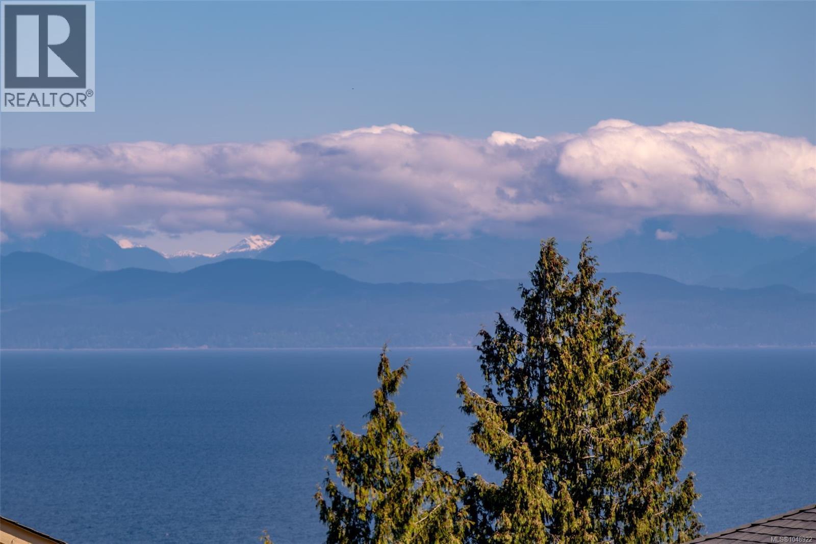 102 5418 Jacobs Lane, Nanaimo