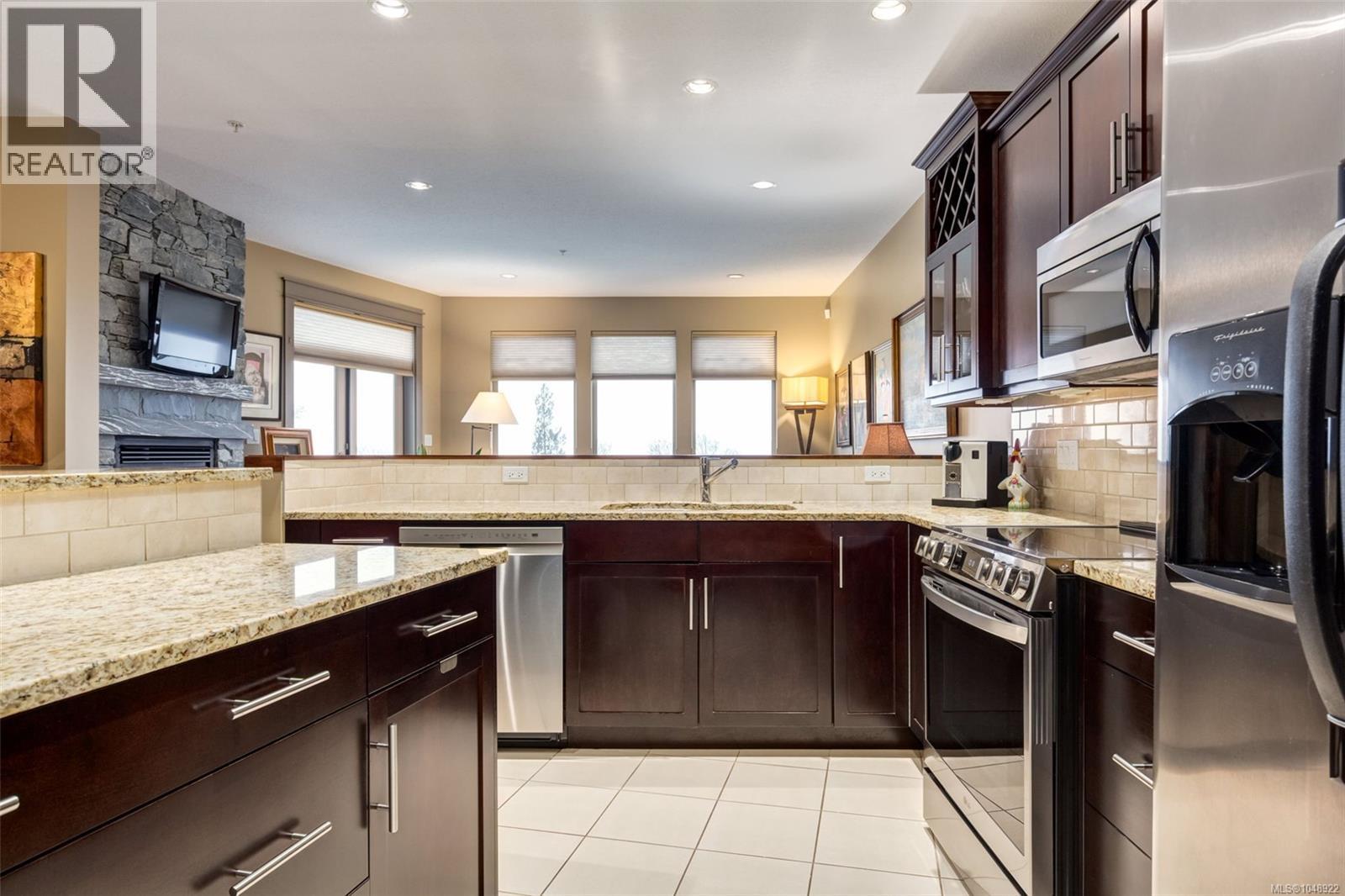 102 5418 Jacobs Lane, Nanaimo