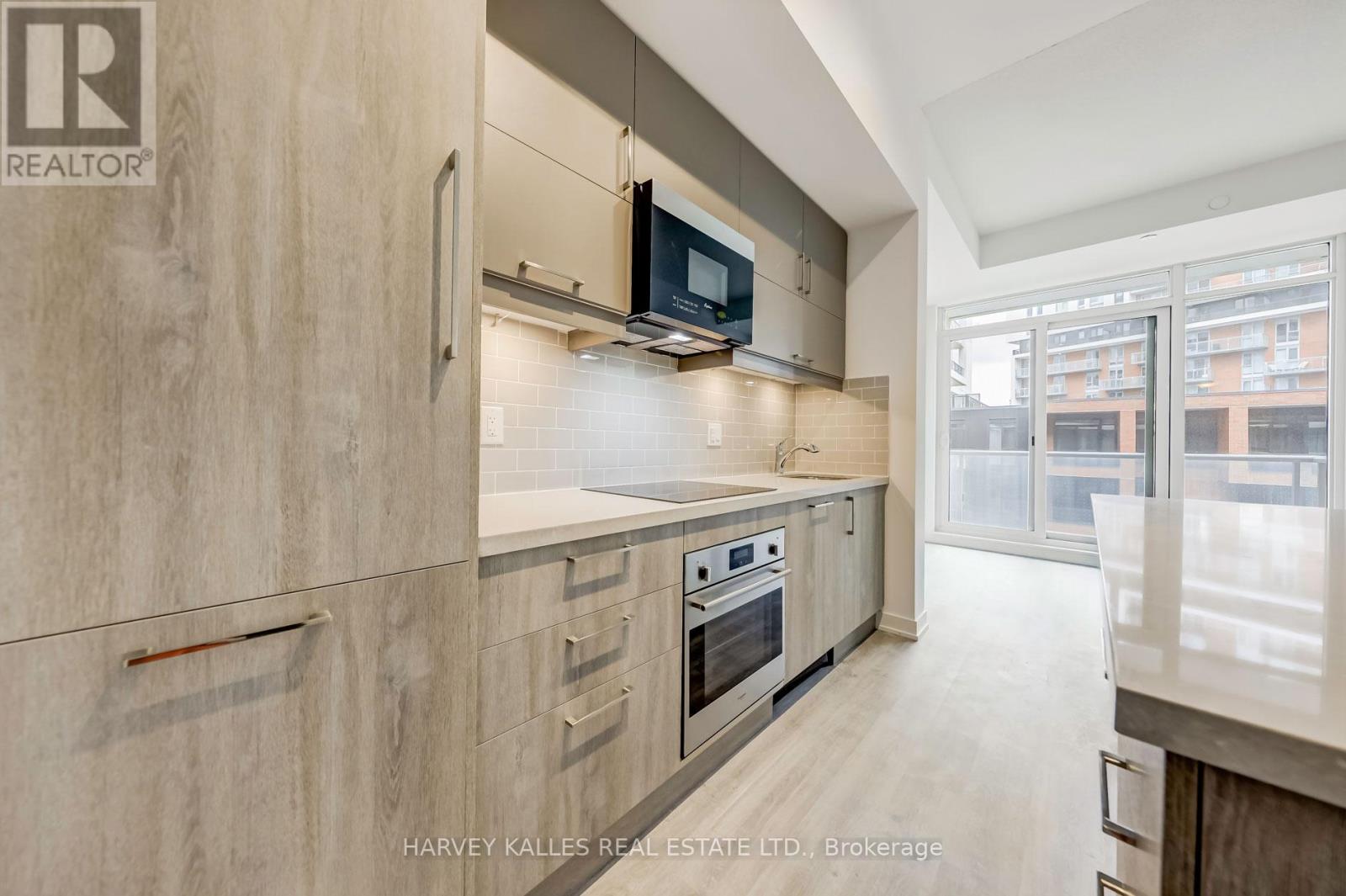 #1006 8119 BIRCHMOUNT ROAD - 17