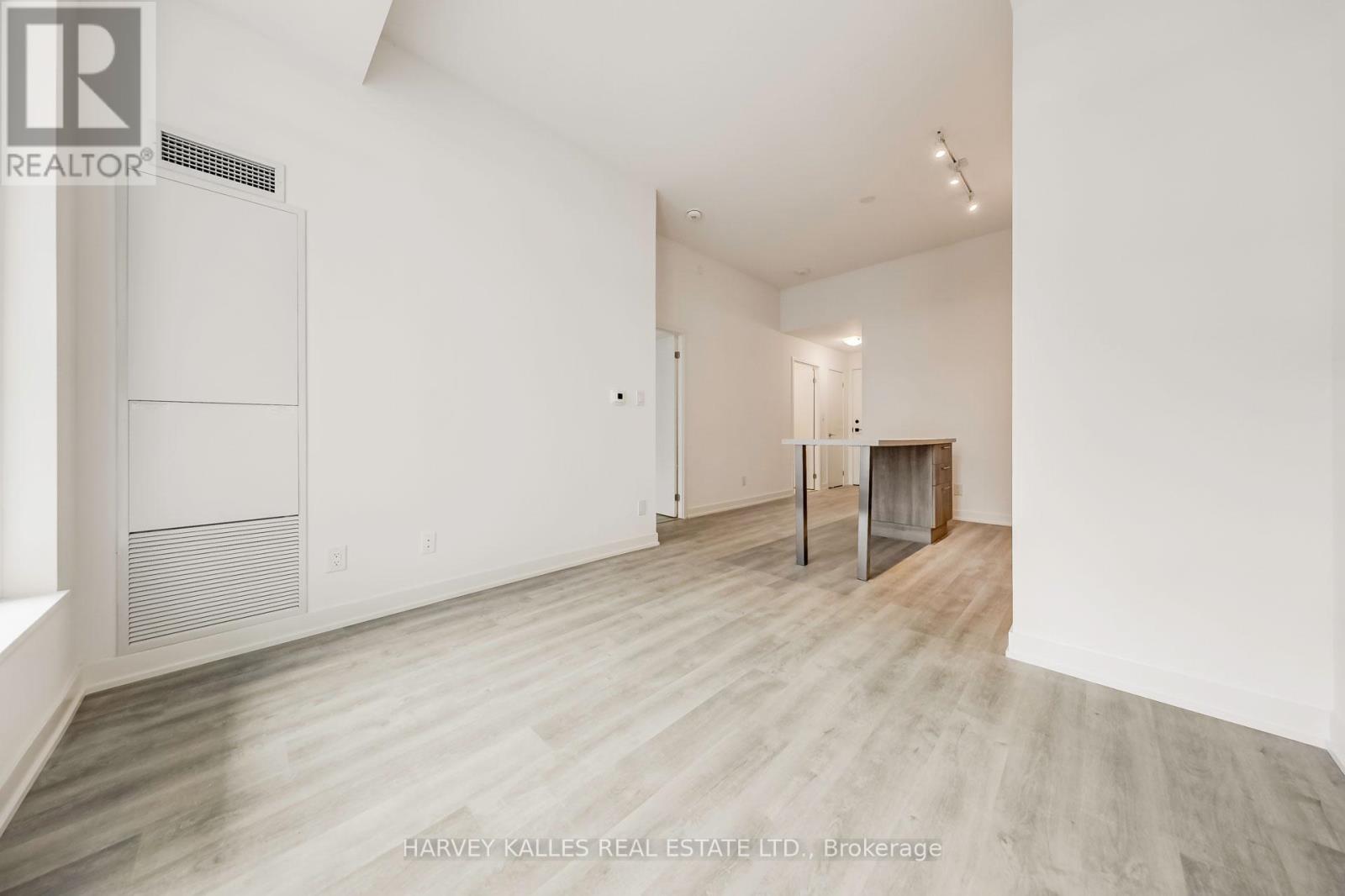 #1006 8119 BIRCHMOUNT ROAD - 21