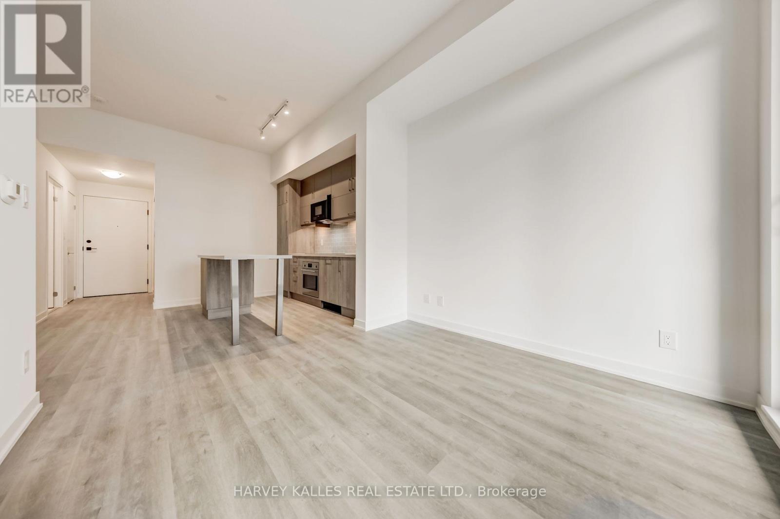 #1006 8119 BIRCHMOUNT ROAD - 22
