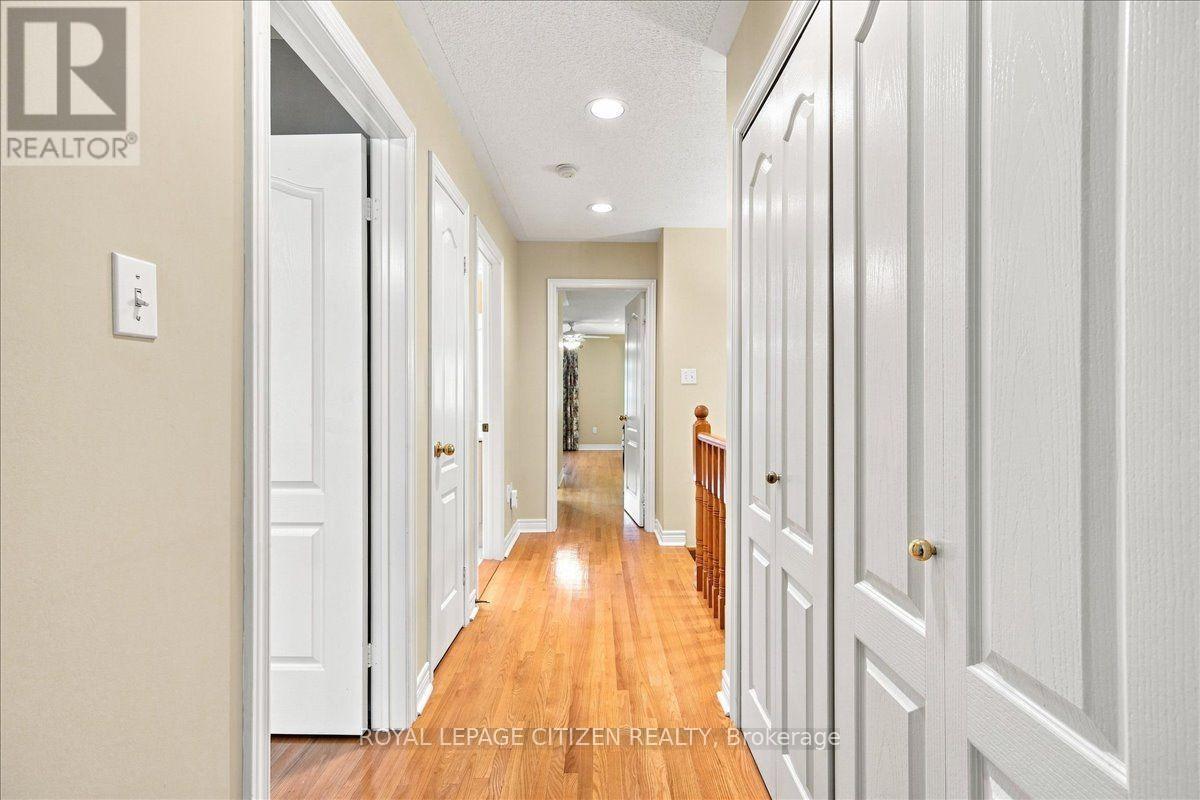 #43 255 SHAFTSBURY AVENUE - 30