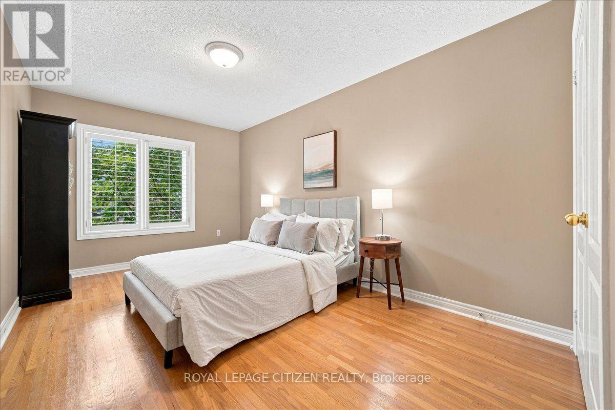 #43 255 SHAFTSBURY AVENUE - 32