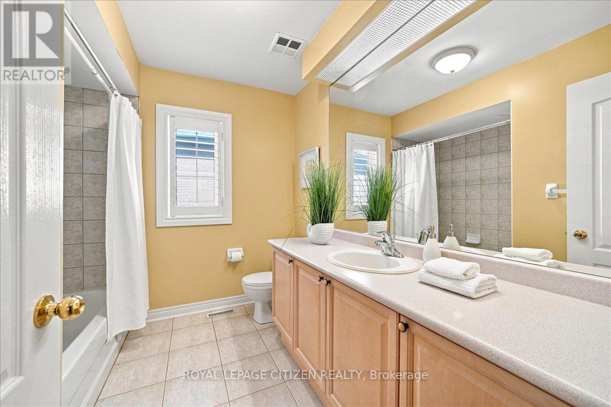 #43 255 SHAFTSBURY AVENUE - 35