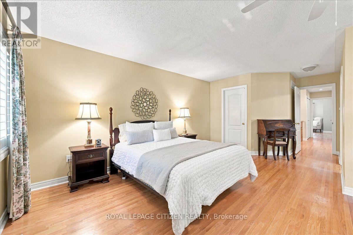 #43 255 SHAFTSBURY AVENUE - 37