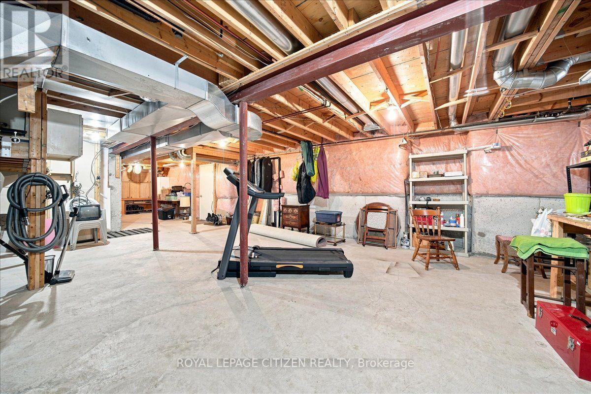 #43 255 SHAFTSBURY AVENUE - 45