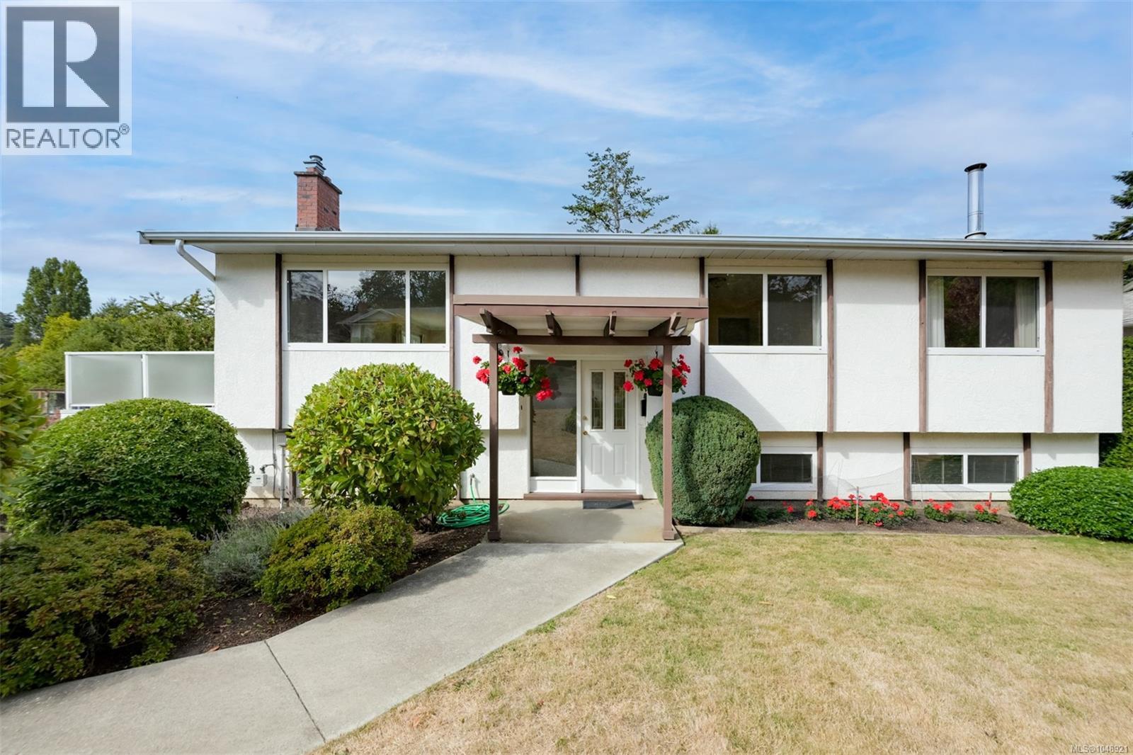 4218 Thornhill Cres - 1