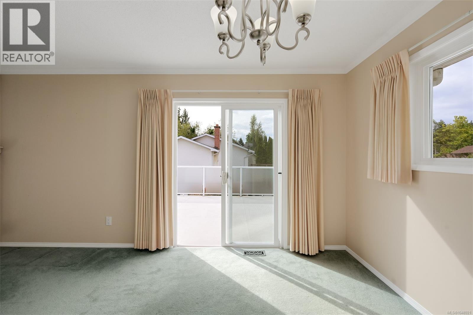 4218 Thornhill Cres - 18