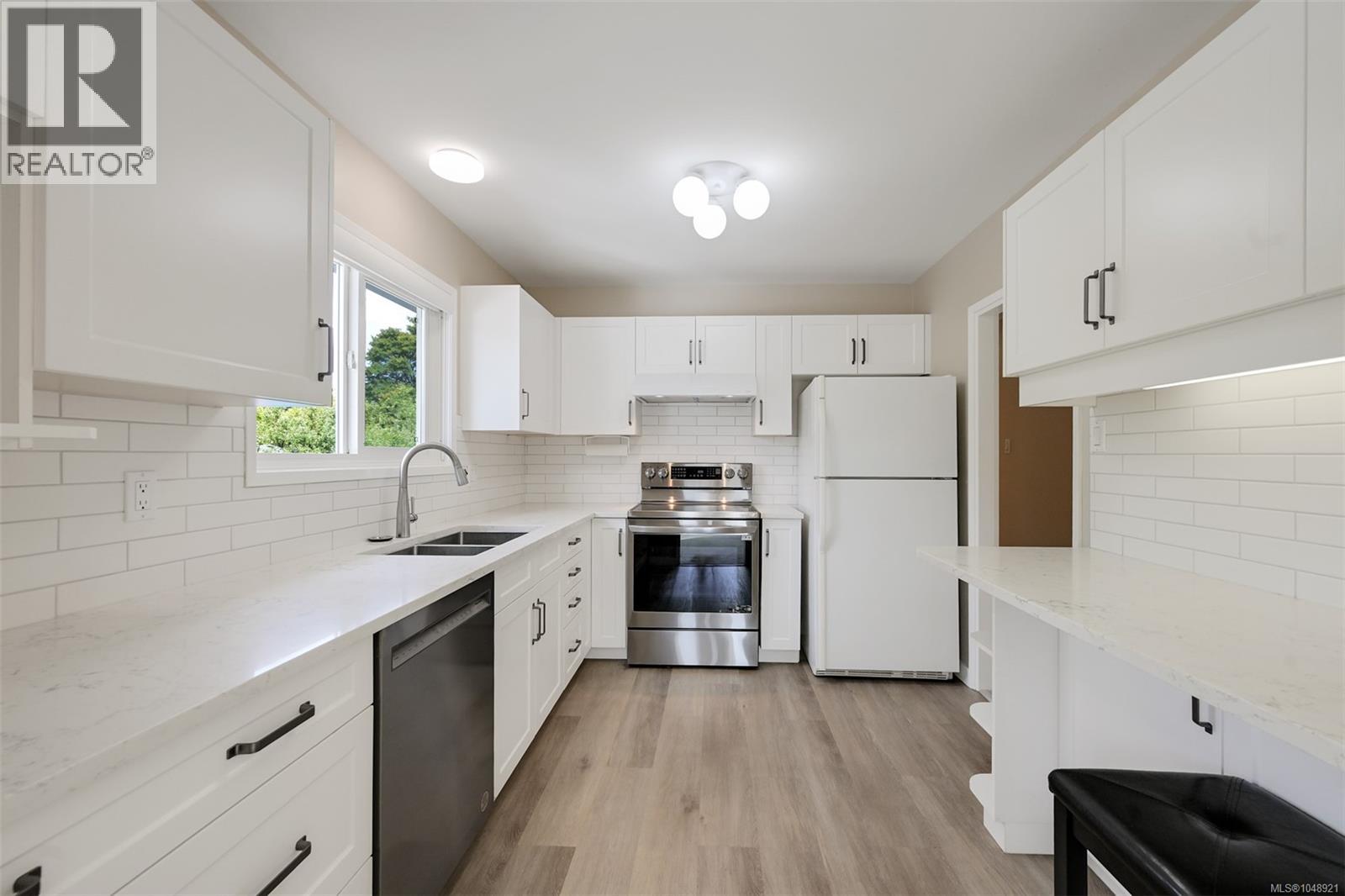 4218 Thornhill Cres - 21