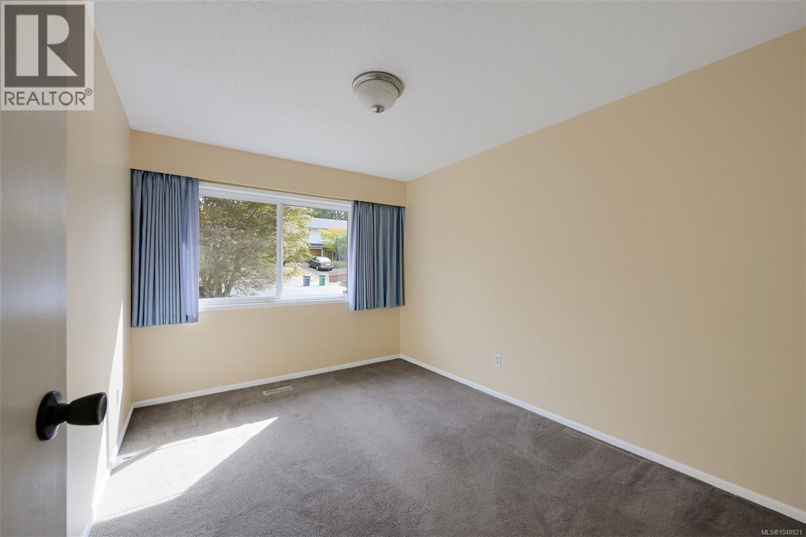 4218 Thornhill Cres - Image 26