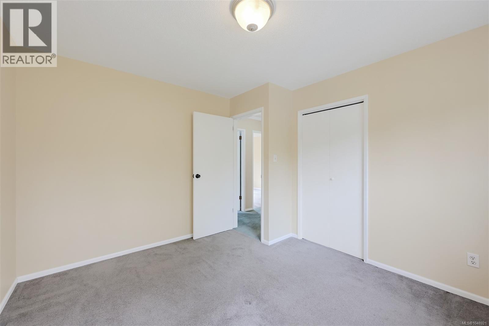 4218 Thornhill Cres - 33
