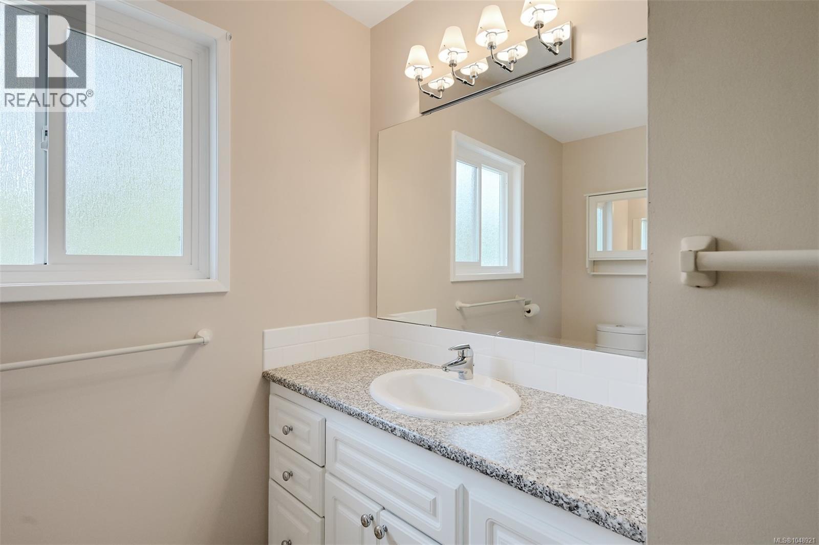 4218 Thornhill Cres - Image 35