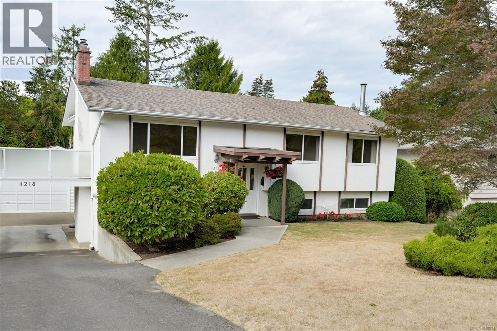 4218 Thornhill Cres - Image 48