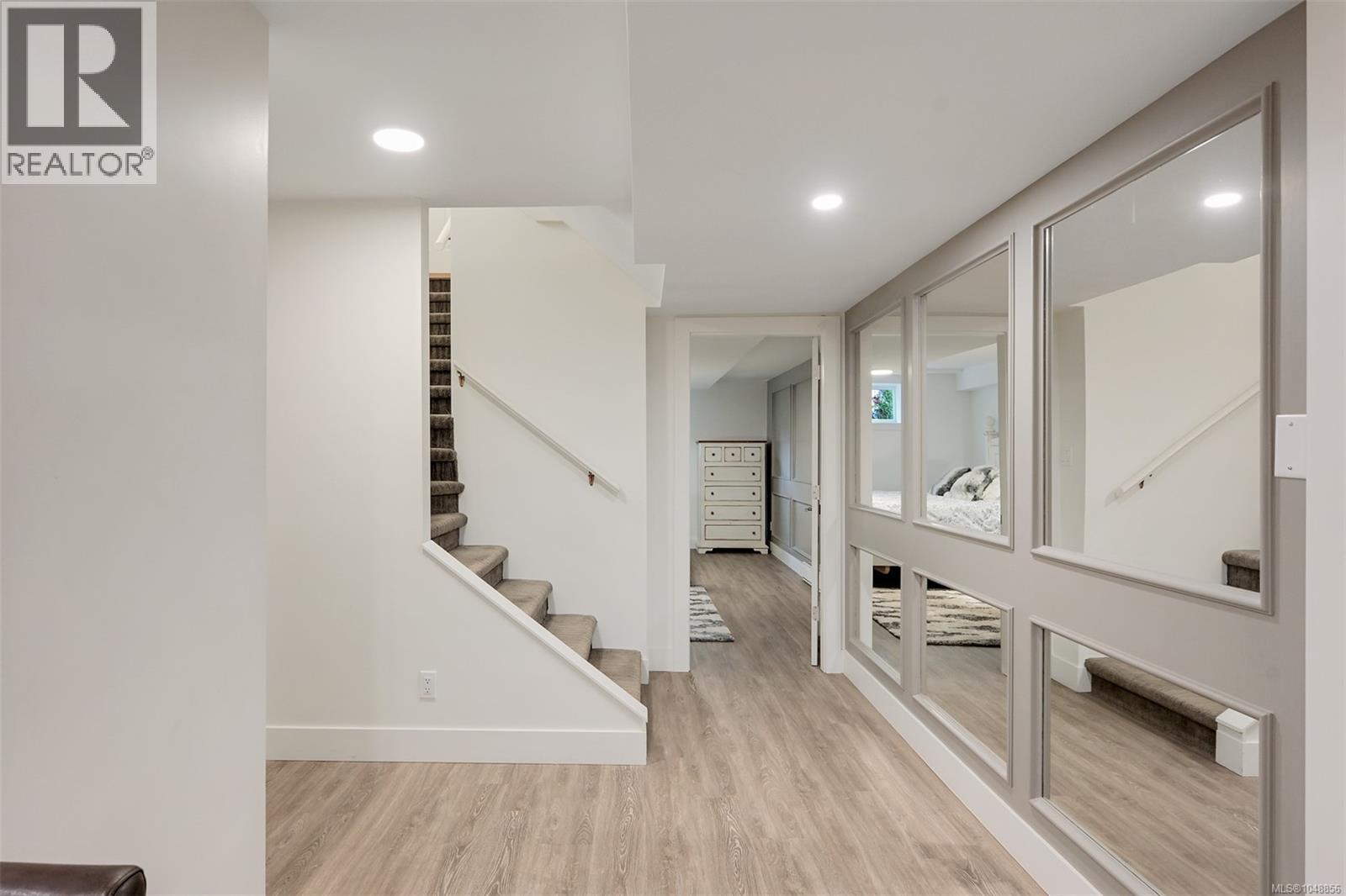 3075 Devon Rd - Image 38
