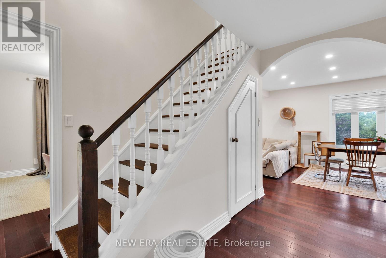 2 FOCH AVENUE - 20