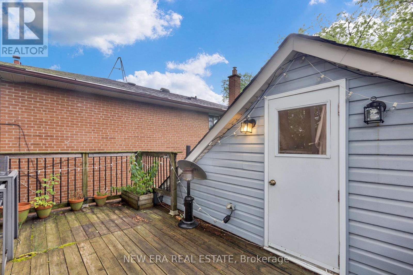 2 FOCH AVENUE - 27