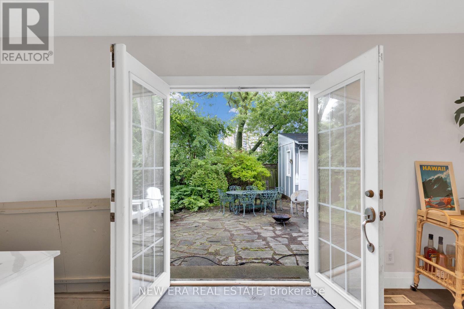 2 FOCH AVENUE - 28