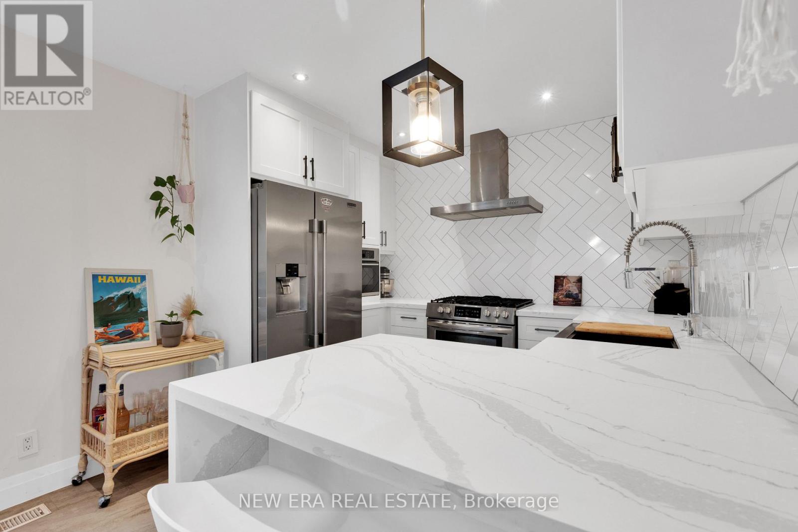 2 FOCH AVENUE - 7