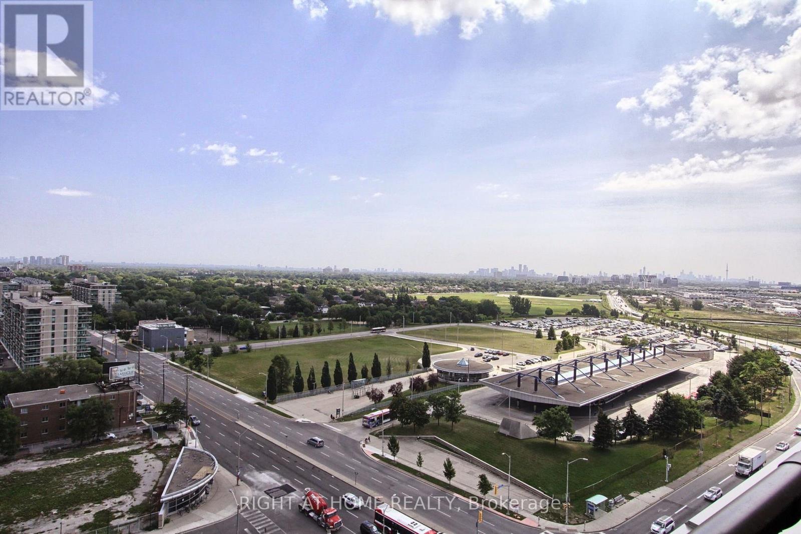 #PH04 1060 SHEPPARD AVENUE W - 24