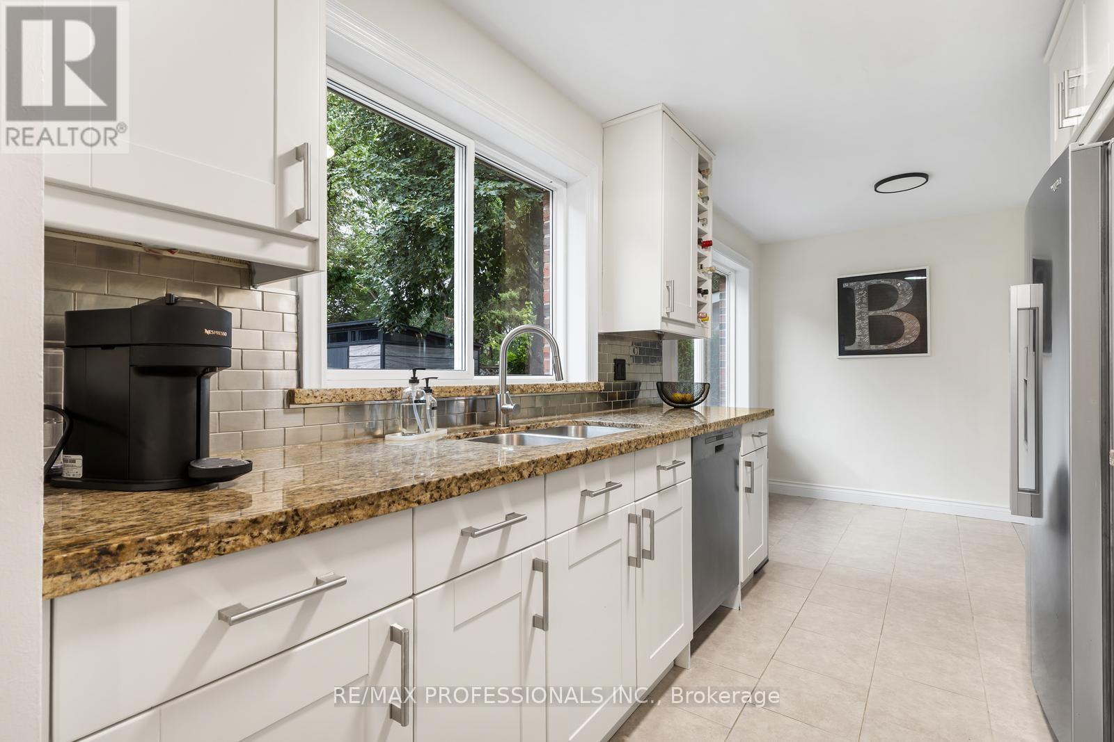 37 BIRCHLEAF CRESCENT - 9