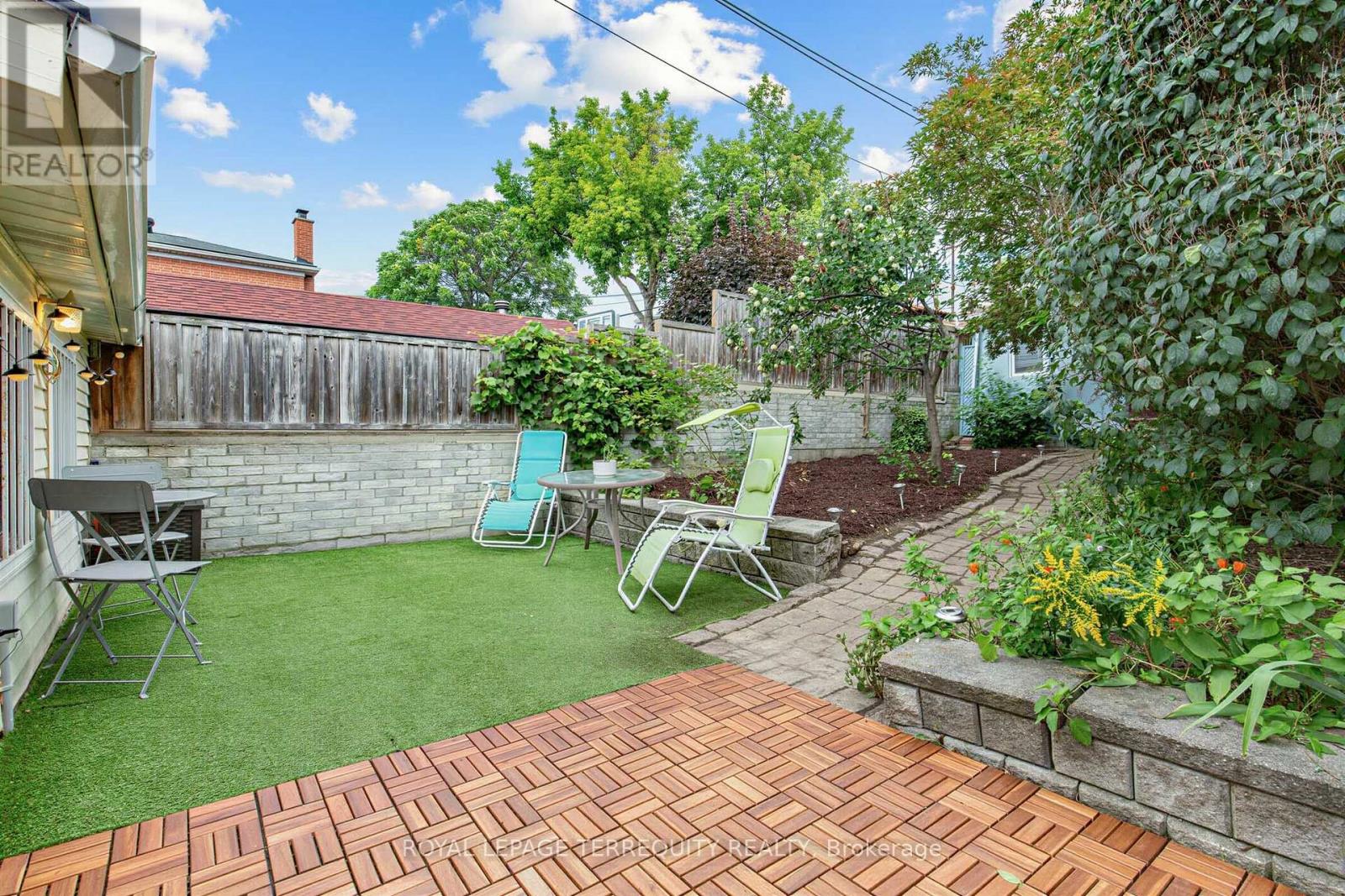 211 BLACKTHORN AVENUE - Image 29