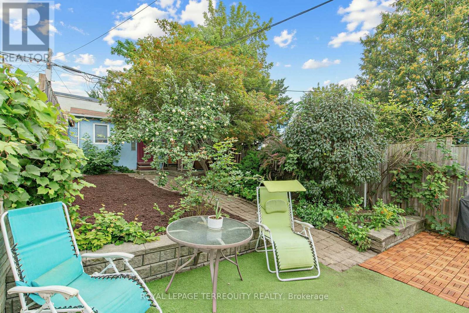 211 BLACKTHORN AVENUE - Image 30