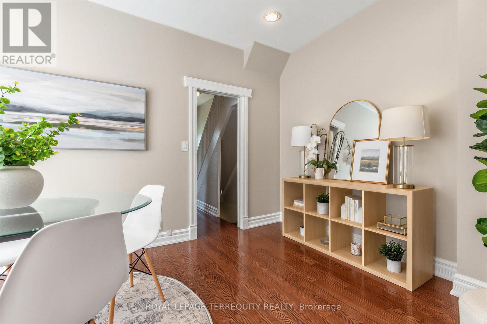 211 BLACKTHORN AVENUE - 5