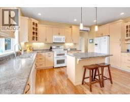 Living room - 1848 Norbury Rd, Shawnigan Lake, BC V8H3B4 Photo 13
