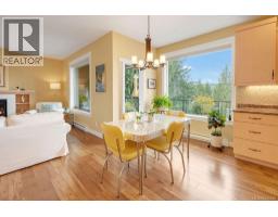 Kitchen - 1848 Norbury Rd, Shawnigan Lake, BC V8H3B4 Photo 11