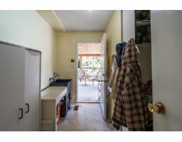 13389 Crestview Drive, Surrey, BC V3R6V3 Photo 16