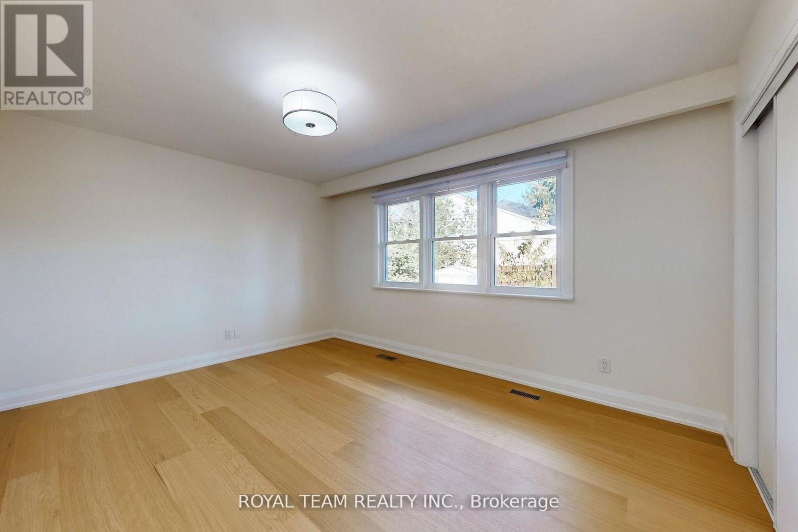 37 MARKLAND DRIVE - 23