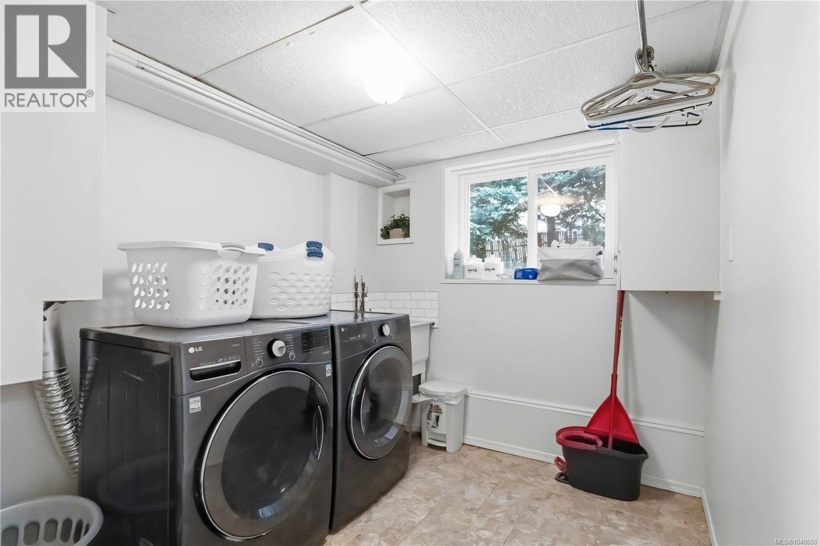  1909 Ferndale Road, Saanich