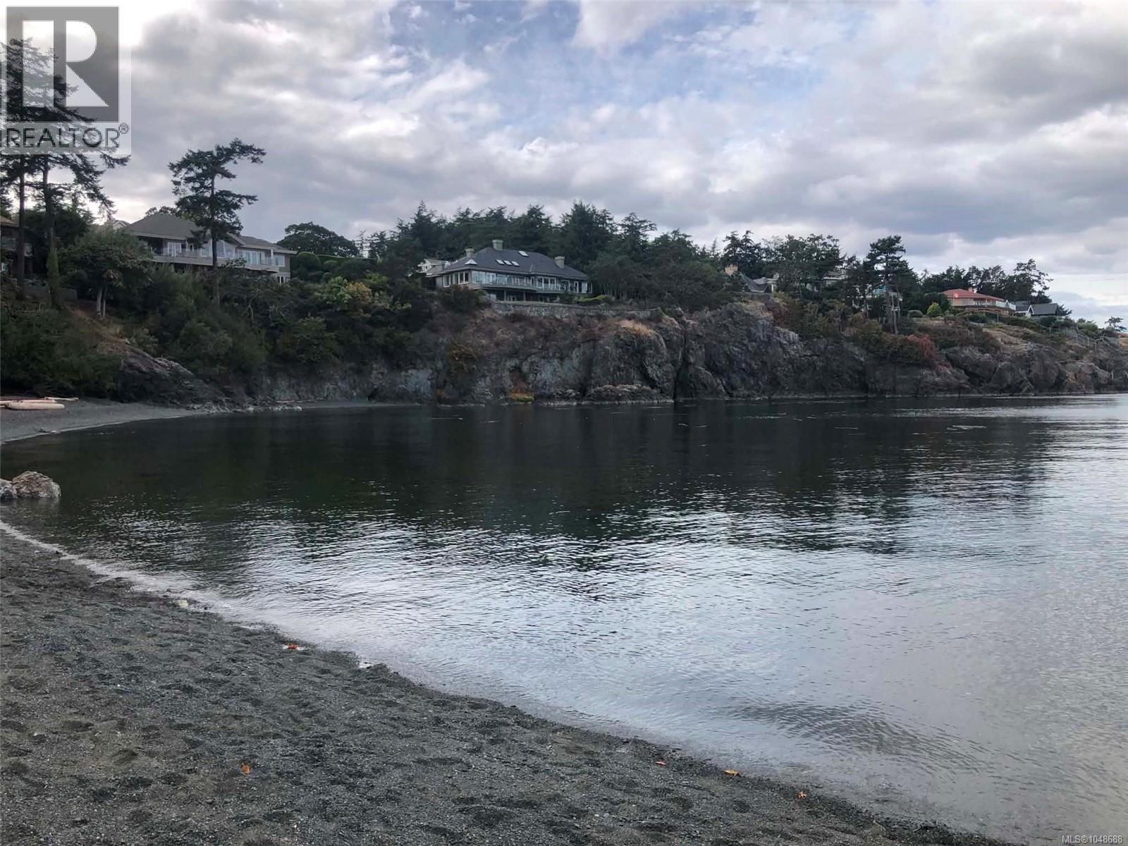  1909 Ferndale Road, Saanich