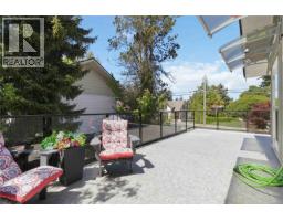 Bathroom - 1909 Ferndale Rd, Saanich, BC V8N2Y4 Photo 12