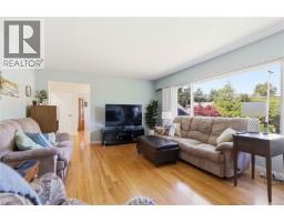 Ensuite - 1909 Ferndale Rd, Saanich, BC V8N2Y4 Photo 13