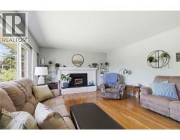 Primary Bedroom - 1909 Ferndale Rd, Saanich, BC V8N2Y4 Photo 14