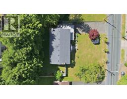 1909 Ferndale Rd, Saanich, BC V8N2Y4 Photo 19