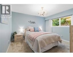 1909 Ferndale Rd, Saanich, BC V8N2Y4 Photo 20