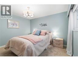 1909 Ferndale Rd, Saanich, BC V8N2Y4 Photo 21
